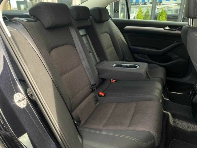 Черный Фольксваген Пассат, объемом двигателя 1.6 л и пробегом 313 тыс. км за 13490 $, фото 20 на Automoto.ua