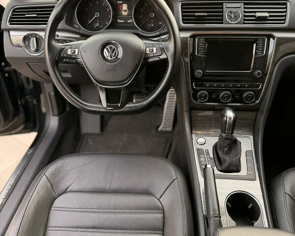 Чорний Фольксваген Пассат, об'ємом двигуна 1.8 л та пробігом 153 тис. км за 14800 $, фото 7 на Automoto.ua