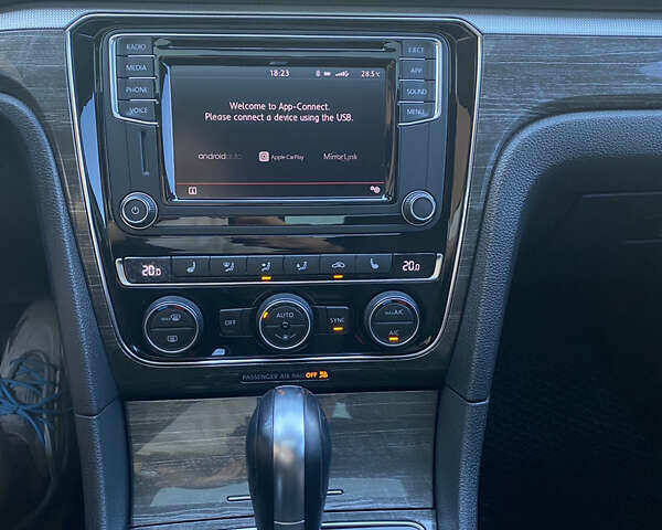 Черный Фольксваген Пассат, объемом двигателя 1.98 л и пробегом 142 тыс. км за 15800 $, фото 16 на Automoto.ua