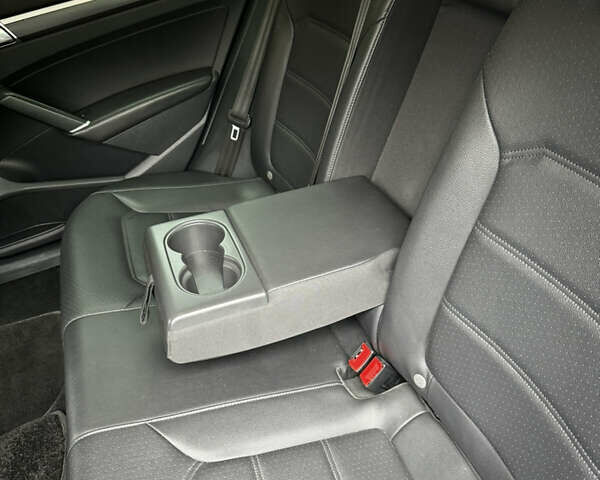 Чорний Фольксваген Пассат, об'ємом двигуна 2 л та пробігом 111 тис. км за 16200 $, фото 11 на Automoto.ua