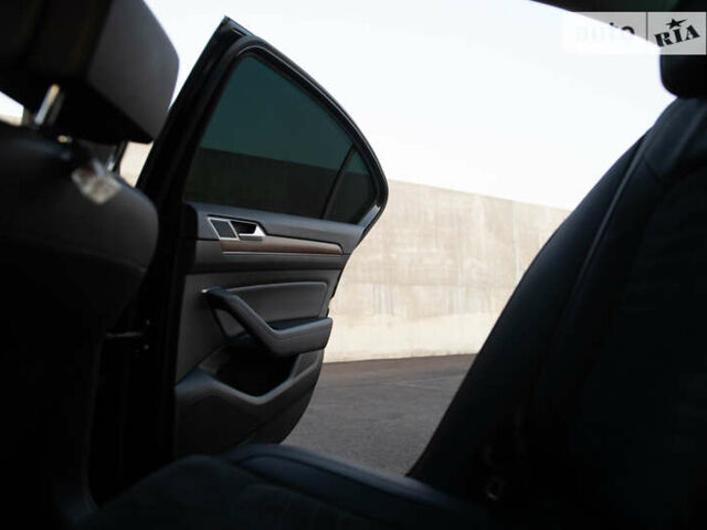 Черный Фольксваген Пассат, объемом двигателя 1.8 л и пробегом 110 тыс. км за 23500 $, фото 49 на Automoto.ua