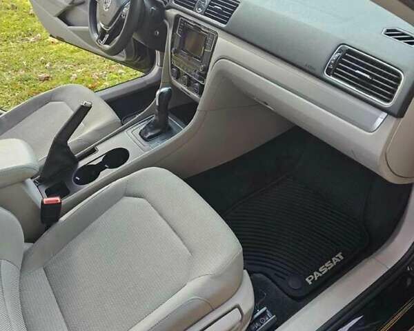 Чорний Фольксваген Пассат, об'ємом двигуна 1.8 л та пробігом 135 тис. км за 12500 $, фото 10 на Automoto.ua