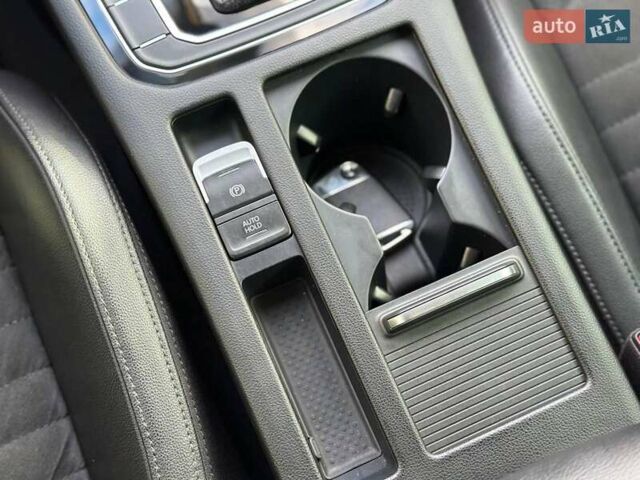 Черный Фольксваген Пассат, объемом двигателя 2 л и пробегом 181 тыс. км за 21990 $, фото 29 на Automoto.ua