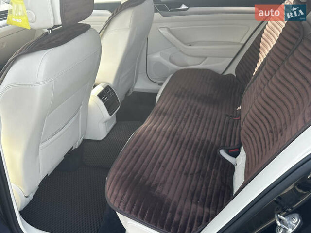 Черный Фольксваген Пассат, объемом двигателя 1.97 л и пробегом 290 тыс. км за 17299 $, фото 17 на Automoto.ua