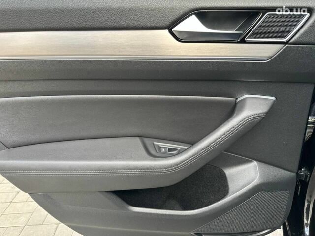 Чорний Фольксваген Пассат, об'ємом двигуна 2 л та пробігом 181 тис. км за 21990 $, фото 18 на Automoto.ua