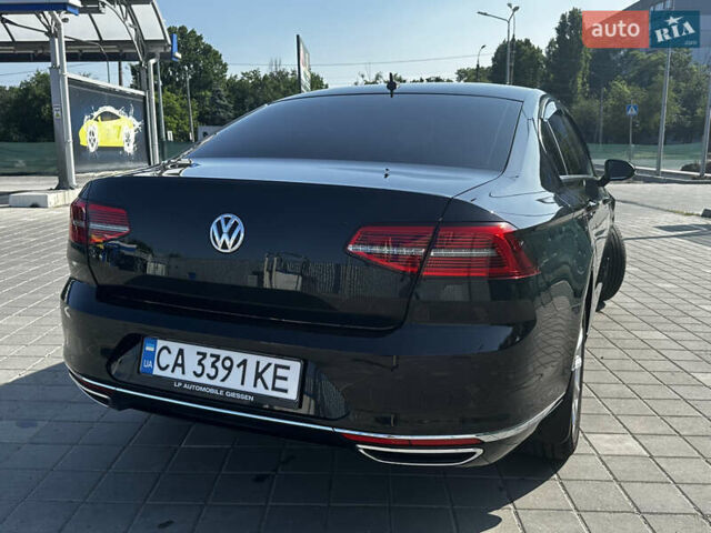 Черный Фольксваген Пассат, объемом двигателя 1.97 л и пробегом 290 тыс. км за 17299 $, фото 11 на Automoto.ua