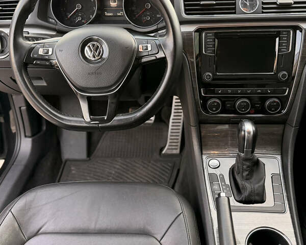 Чорний Фольксваген Пассат, об'ємом двигуна 1.8 л та пробігом 153 тис. км за 14800 $, фото 5 на Automoto.ua