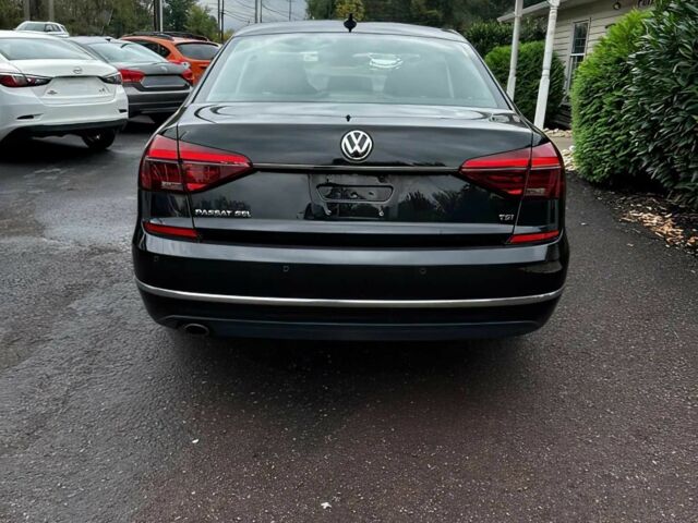 Чорний Фольксваген Пассат, об'ємом двигуна 1.8 л та пробігом 65 тис. км за 7000 $, фото 4 на Automoto.ua