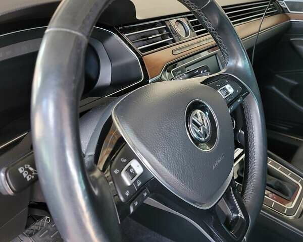 Черный Фольксваген Пассат, объемом двигателя 1.97 л и пробегом 111 тыс. км за 26900 $, фото 10 на Automoto.ua