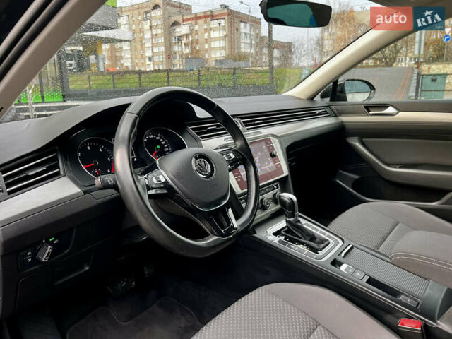 Черный Фольксваген Пассат, объемом двигателя 1.97 л и пробегом 306 тыс. км за 14750 $, фото 44 на Automoto.ua