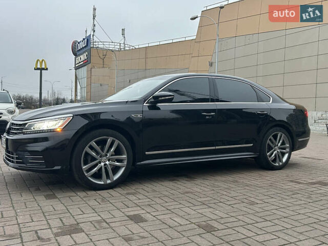 Черный Фольксваген Пассат, объемом двигателя 1.8 л и пробегом 127 тыс. км за 14000 $, фото 5 на Automoto.ua