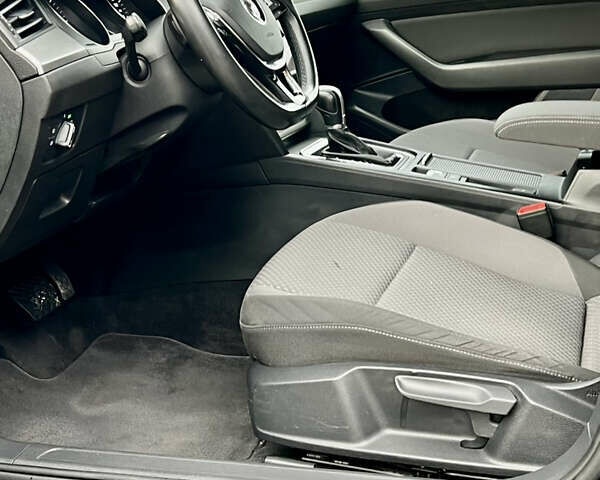 Черный Фольксваген Пассат, объемом двигателя 1.97 л и пробегом 306 тыс. км за 14750 $, фото 38 на Automoto.ua