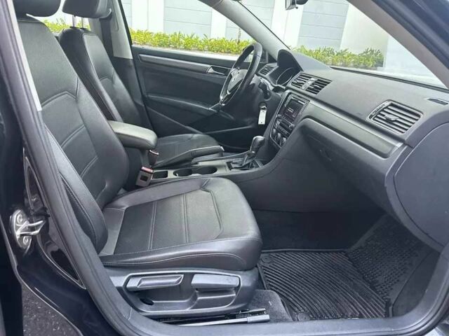 Черный Фольксваген Пассат, объемом двигателя 2 л и пробегом 75 тыс. км за 2300 $, фото 9 на Automoto.ua