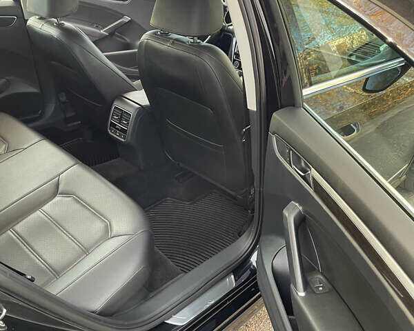 Чорний Фольксваген Пассат, об'ємом двигуна 1.8 л та пробігом 127 тис. км за 15700 $, фото 9 на Automoto.ua