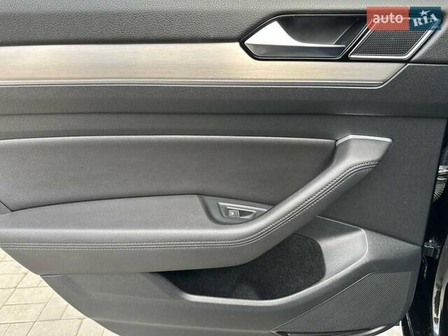 Черный Фольксваген Пассат, объемом двигателя 2 л и пробегом 181 тыс. км за 21990 $, фото 19 на Automoto.ua