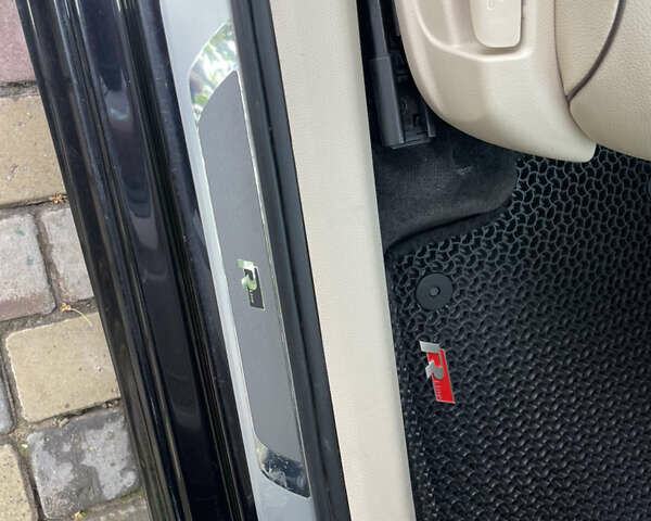 Черный Фольксваген Пассат, объемом двигателя 1.8 л и пробегом 149 тыс. км за 12500 $, фото 29 на Automoto.ua