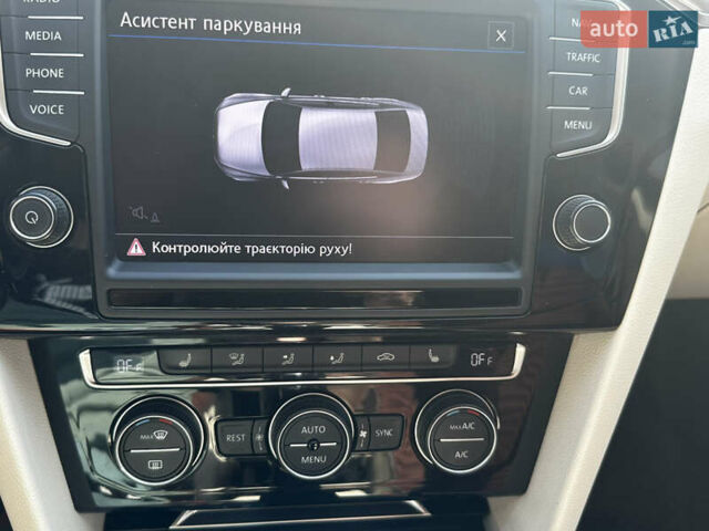 Черный Фольксваген Пассат, объемом двигателя 1.97 л и пробегом 290 тыс. км за 17299 $, фото 18 на Automoto.ua