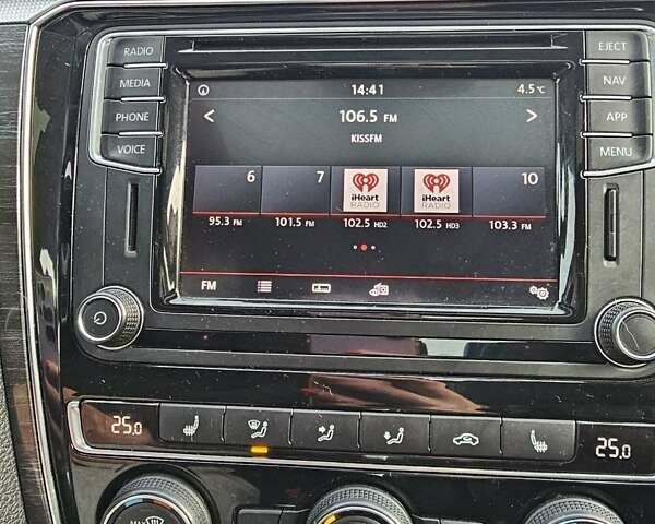 Черный Фольксваген Пассат, объемом двигателя 1.98 л и пробегом 200 тыс. км за 10800 $, фото 31 на Automoto.ua