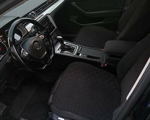 Чорний Фольксваген Пассат, об'ємом двигуна 1.6 л та пробігом 300 тис. км за 13700 $, фото 6 на Automoto.ua