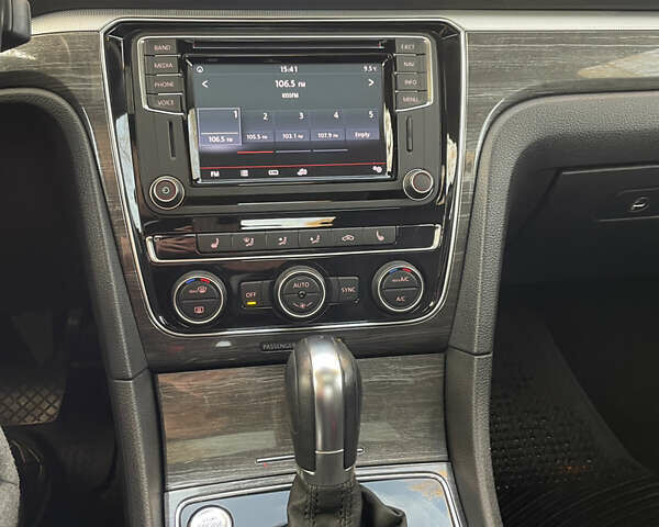 Чорний Фольксваген Пассат, об'ємом двигуна 1.8 л та пробігом 127 тис. км за 15700 $, фото 17 на Automoto.ua