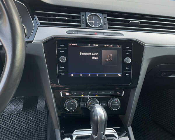 Черный Фольксваген Пассат, объемом двигателя 1.97 л и пробегом 212 тыс. км за 20000 $, фото 18 на Automoto.ua