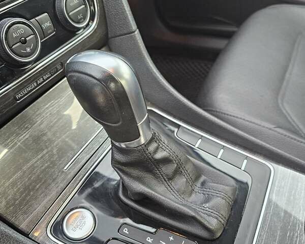 Черный Фольксваген Пассат, объемом двигателя 1.98 л и пробегом 200 тыс. км за 10800 $, фото 25 на Automoto.ua