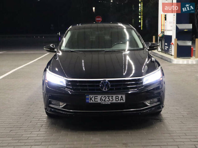 Черный Фольксваген Пассат, объемом двигателя 1.8 л и пробегом 140 тыс. км за 15799 $, фото 8 на Automoto.ua
