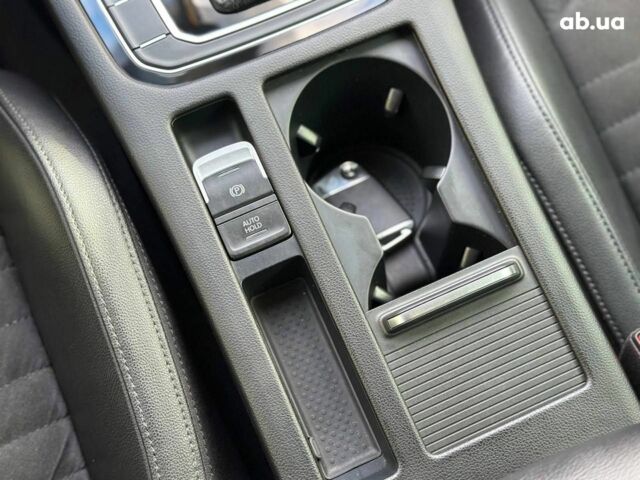 Чорний Фольксваген Пассат, об'ємом двигуна 2 л та пробігом 181 тис. км за 21990 $, фото 29 на Automoto.ua