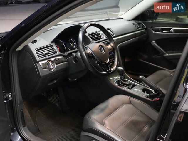 Черный Фольксваген Пассат, объемом двигателя 1.8 л и пробегом 140 тыс. км за 15799 $, фото 17 на Automoto.ua