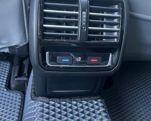 Черный Фольксваген Пассат, объемом двигателя 1.6 л и пробегом 222 тыс. км за 16000 $, фото 10 на Automoto.ua