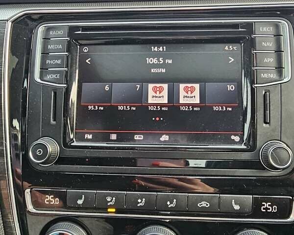 Черный Фольксваген Пассат, объемом двигателя 1.98 л и пробегом 200 тыс. км за 10800 $, фото 32 на Automoto.ua