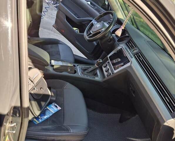 Чорний Фольксваген Пассат, об'ємом двигуна 1.6 л та пробігом 309 тис. км за 12600 $, фото 11 на Automoto.ua