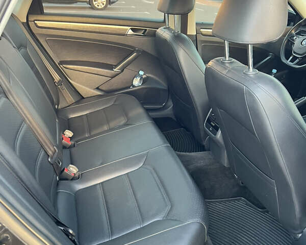 Черный Фольксваген Пассат, объемом двигателя 2 л и пробегом 149 тыс. км за 13700 $, фото 11 на Automoto.ua