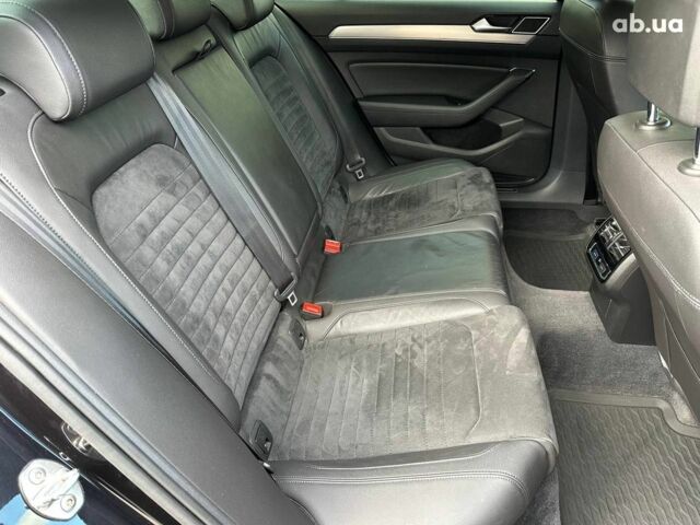 Чорний Фольксваген Пассат, об'ємом двигуна 2 л та пробігом 181 тис. км за 21990 $, фото 19 на Automoto.ua