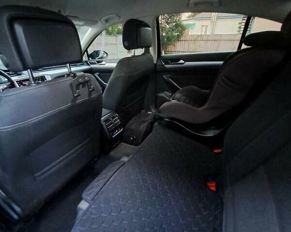 Чорний Фольксваген Пассат, об'ємом двигуна 1.6 л та пробігом 300 тис. км за 13700 $, фото 4 на Automoto.ua