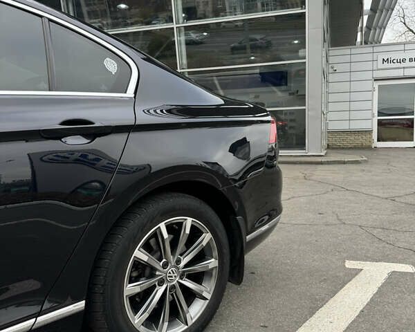 Черный Фольксваген Пассат, объемом двигателя 1.97 л и пробегом 194 тыс. км за 22500 $, фото 4 на Automoto.ua