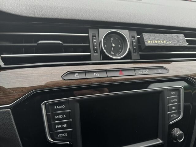 Черный Фольксваген Пассат, объемом двигателя 2 л и пробегом 292 тыс. км за 16900 $, фото 15 на Automoto.ua