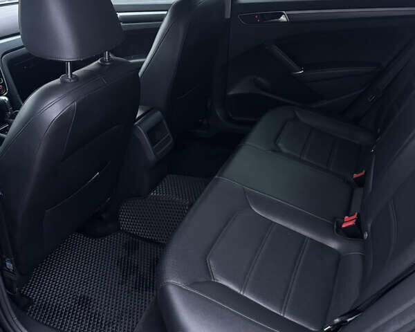 Фольксваген Пассат 2017 в Ковель на Automoto.ua Черный Фольксваген Пассат, объемом двигателя 1.8 л и пробегом 190 тыс. км за 13900 $, фото 12 на Automoto.ua