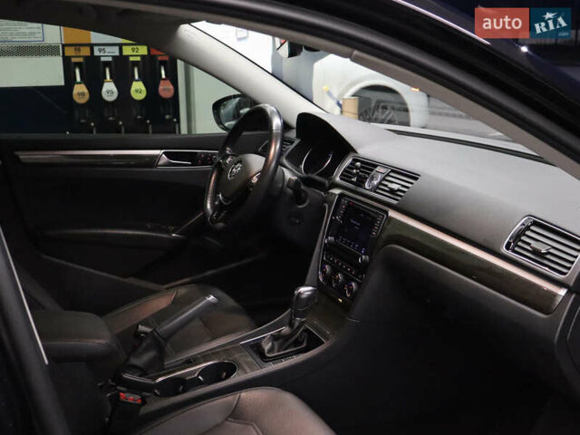 Черный Фольксваген Пассат, объемом двигателя 1.8 л и пробегом 140 тыс. км за 15799 $, фото 16 на Automoto.ua