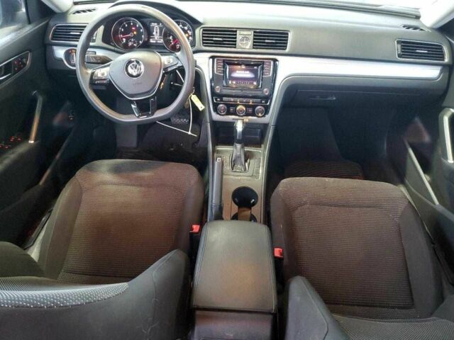 Черный Фольксваген Пассат, объемом двигателя 1.8 л и пробегом 133 тыс. км за 2000 $, фото 7 на Automoto.ua