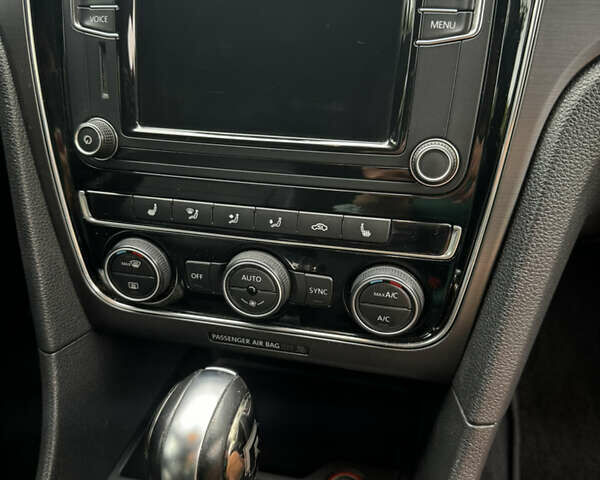 Чорний Фольксваген Пассат, об'ємом двигуна 2 л та пробігом 111 тис. км за 16200 $, фото 10 на Automoto.ua