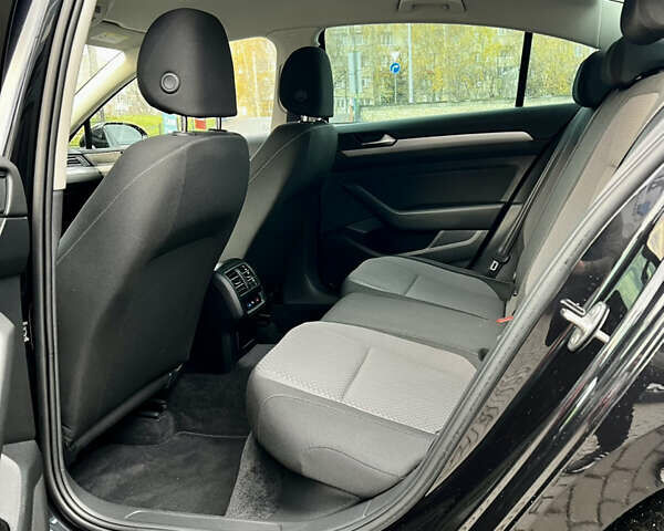 Черный Фольксваген Пассат, объемом двигателя 1.97 л и пробегом 306 тыс. км за 14750 $, фото 46 на Automoto.ua