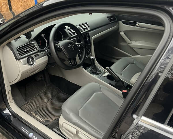 Черный Фольксваген Пассат, объемом двигателя 1.8 л и пробегом 172 тыс. км за 11500 $, фото 5 на Automoto.ua