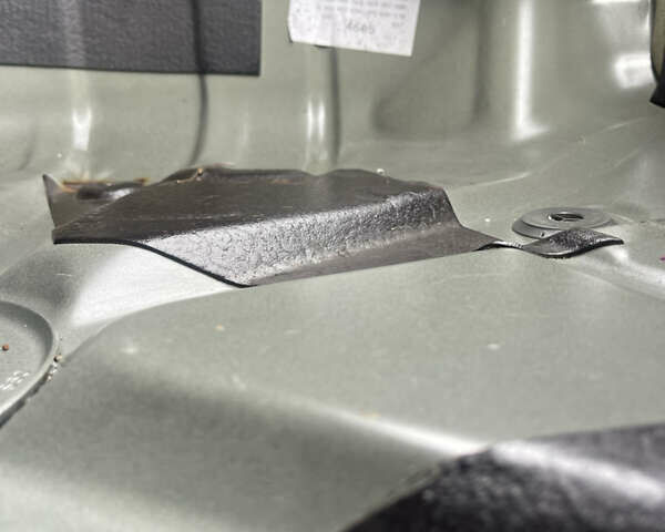 Черный Фольксваген Пассат, объемом двигателя 1.8 л и пробегом 149 тыс. км за 12500 $, фото 15 на Automoto.ua