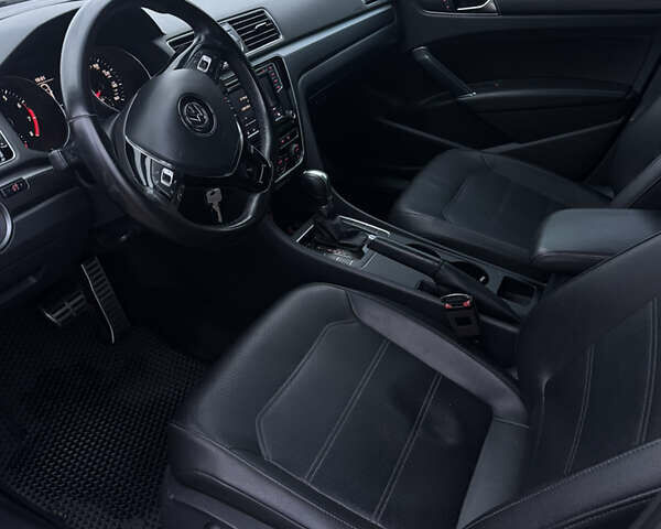 Фольксваген Пассат 2017 в Ковель на Automoto.ua Черный Фольксваген Пассат, объемом двигателя 1.8 л и пробегом 190 тыс. км за 13900 $, фото 11 на Automoto.ua