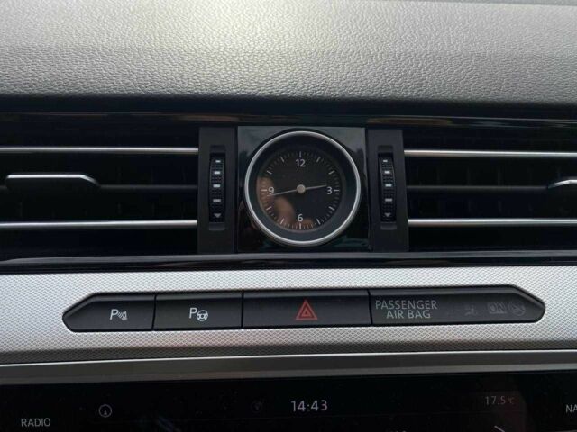 Черный Фольксваген Пассат, объемом двигателя 1.6 л и пробегом 313 тыс. км за 13490 $, фото 12 на Automoto.ua