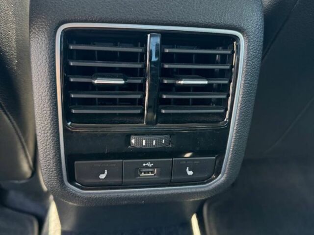 Черный Фольксваген Пассат, объемом двигателя 1.8 л и пробегом 123 тыс. км за 15500 $, фото 6 на Automoto.ua