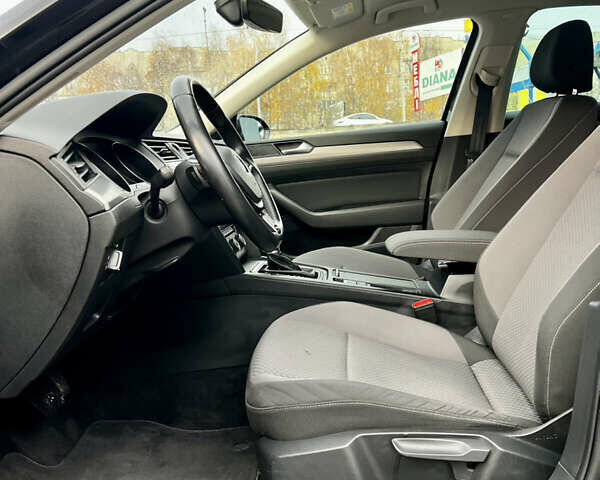 Черный Фольксваген Пассат, объемом двигателя 1.97 л и пробегом 306 тыс. км за 14750 $, фото 43 на Automoto.ua