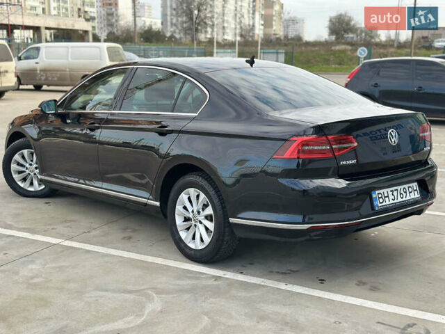 Черный Фольксваген Пассат, объемом двигателя 1.97 л и пробегом 235 тыс. км за 17800 $, фото 3 на Automoto.ua