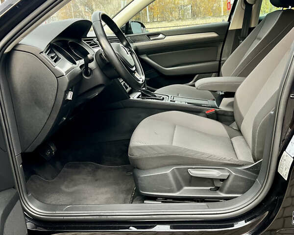 Черный Фольксваген Пассат, объемом двигателя 1.97 л и пробегом 308 тыс. км за 14450 $, фото 40 на Automoto.ua